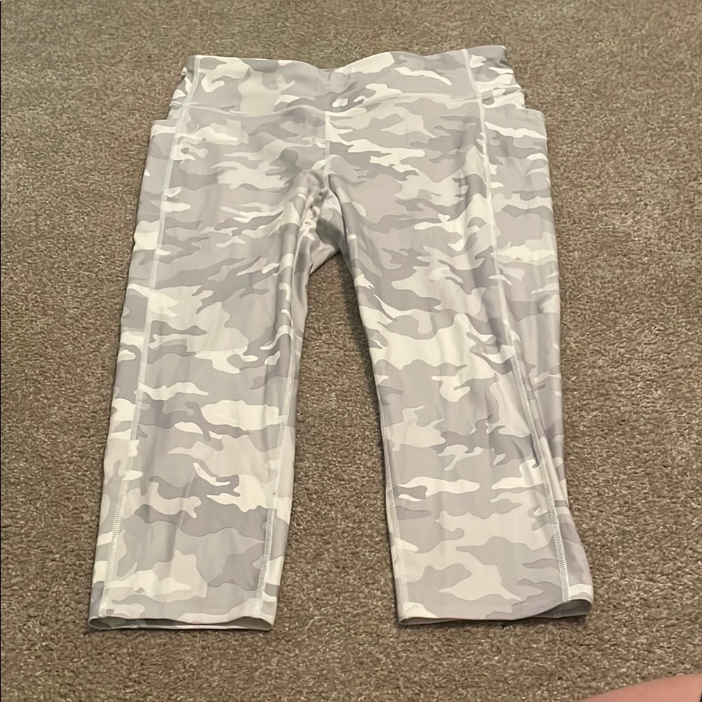 Athletic Works Gray and White Leggings with Camo Print